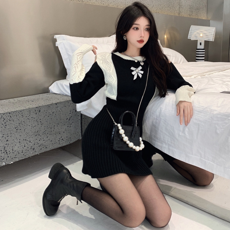 French retro off-the-shoulder knitted dress for women autumn new fake two-piece contrasting color bottoming long-sleeved sweater hip skirt
