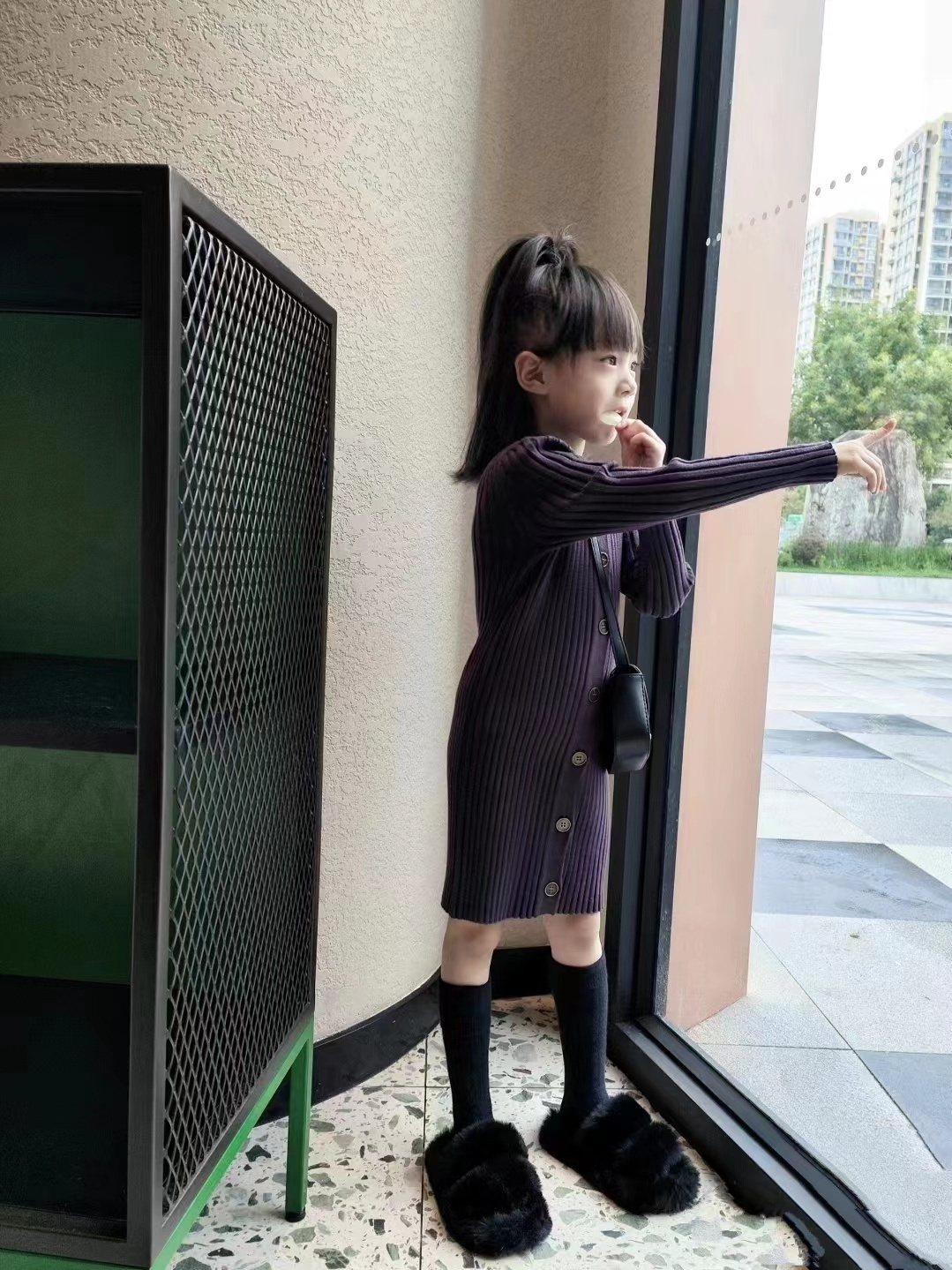 女童韩版时髦针织纯色坑条连衣裙秋装新款儿童毛线直筒裙子