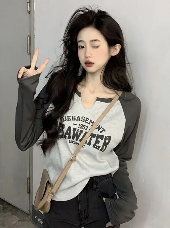 早秋2023新款美式印花正肩T恤衫上衣女裝修身長袖打底衫
