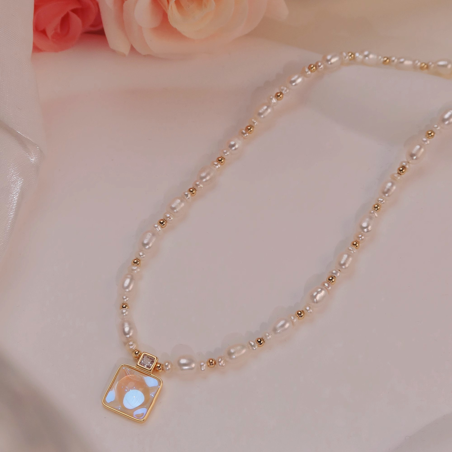 法式爱心珍珠项链颈链女轻奢小众气质法式高级感爱心形方块设计潮