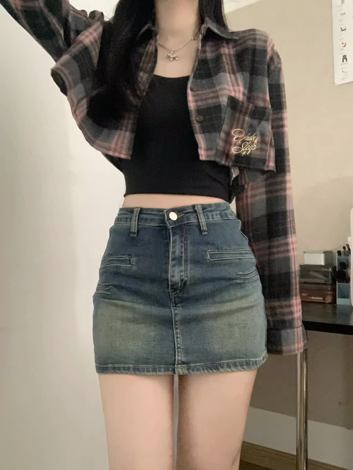美式復古格子刺繡長袖襯衫女夏季設計感小眾短款襯衣寬鬆外套上衣