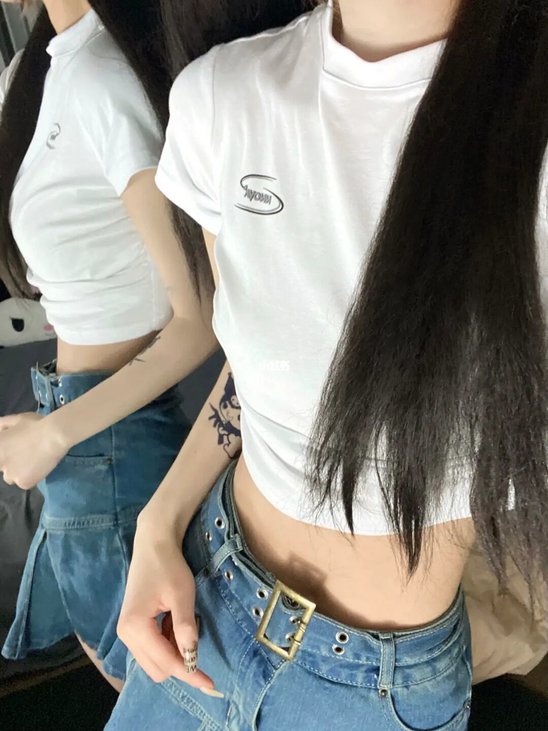辣妹纯欲风白色短袖t恤女夏设计感小众高腰紧身露脐短款上衣ins潮