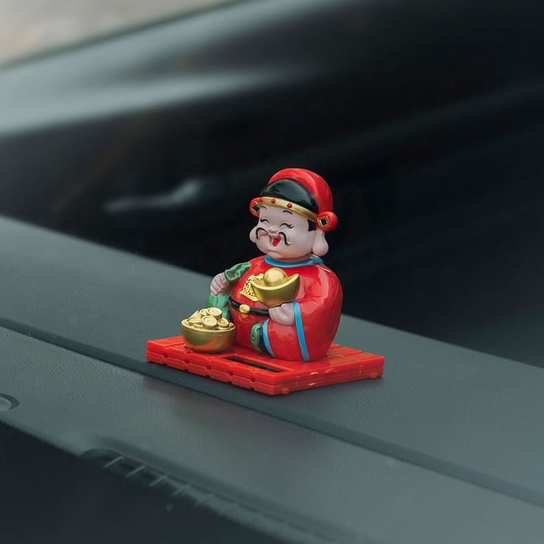 Car ornaments, the latest solar-powered God of Fortune car, creative interior ornaments and decorative supplies