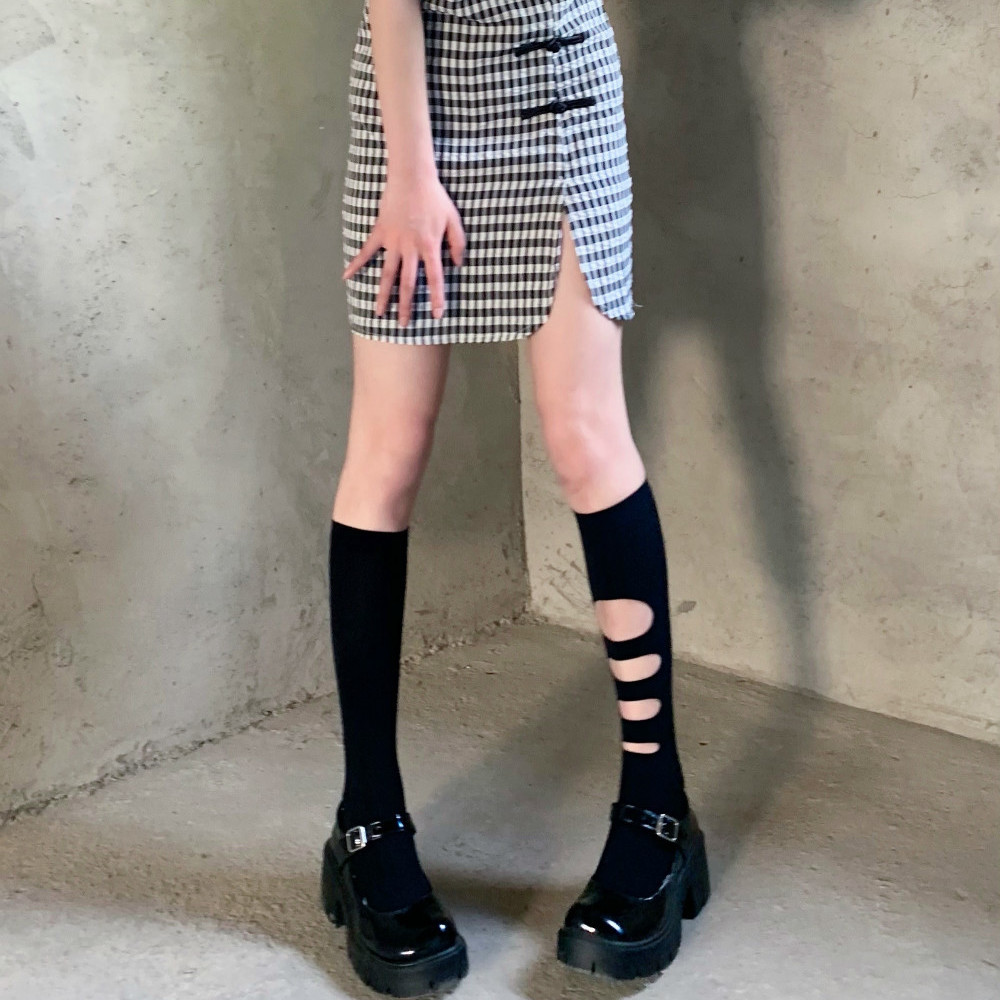 Spring and summer thin personalized asymmetrical one-sided hole black and white jk calf socks for girls Japanese velvet street mid-tube