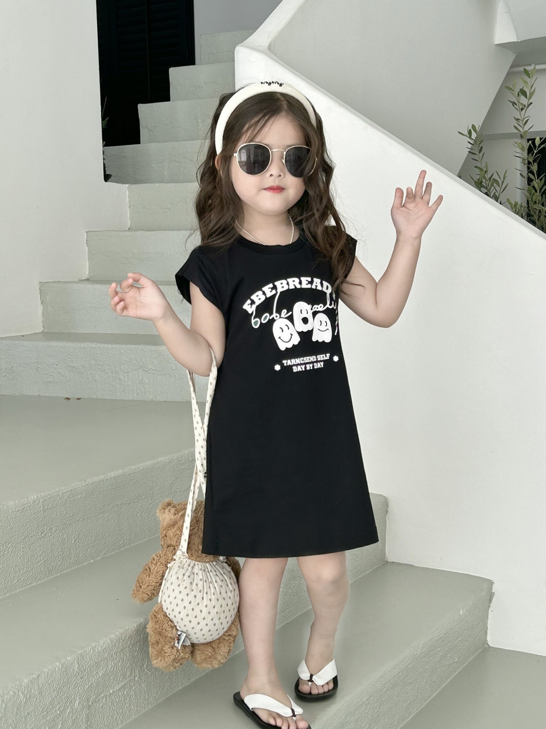 Girls sleeveless dress  summer new children's clothing fun graffiti back hollow children's mid-length T-shirt dress