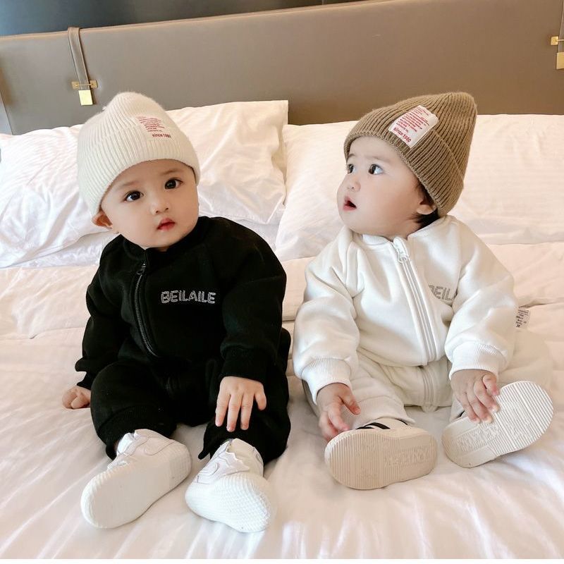 Baby clothes autumn and winter models plus velvet thickened warm jumpsuit newborn baby winter cute super cute outwear