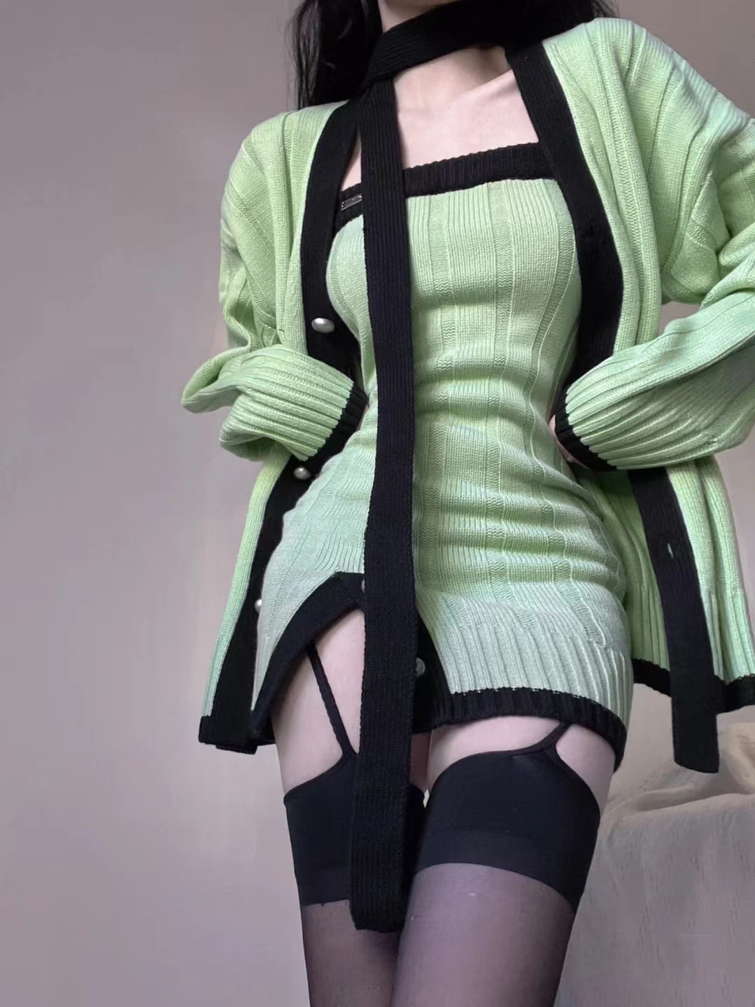 Suit women's 2022 autumn new pure desire wind cardigan sweater coat waist slimming knitted dress bag hip skirt
