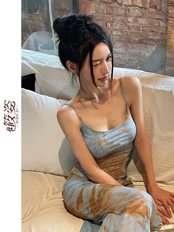 Xiaozi cut men's French style suspender skirt hot girl tie-dye print waist slimming design super fairy dress female long section