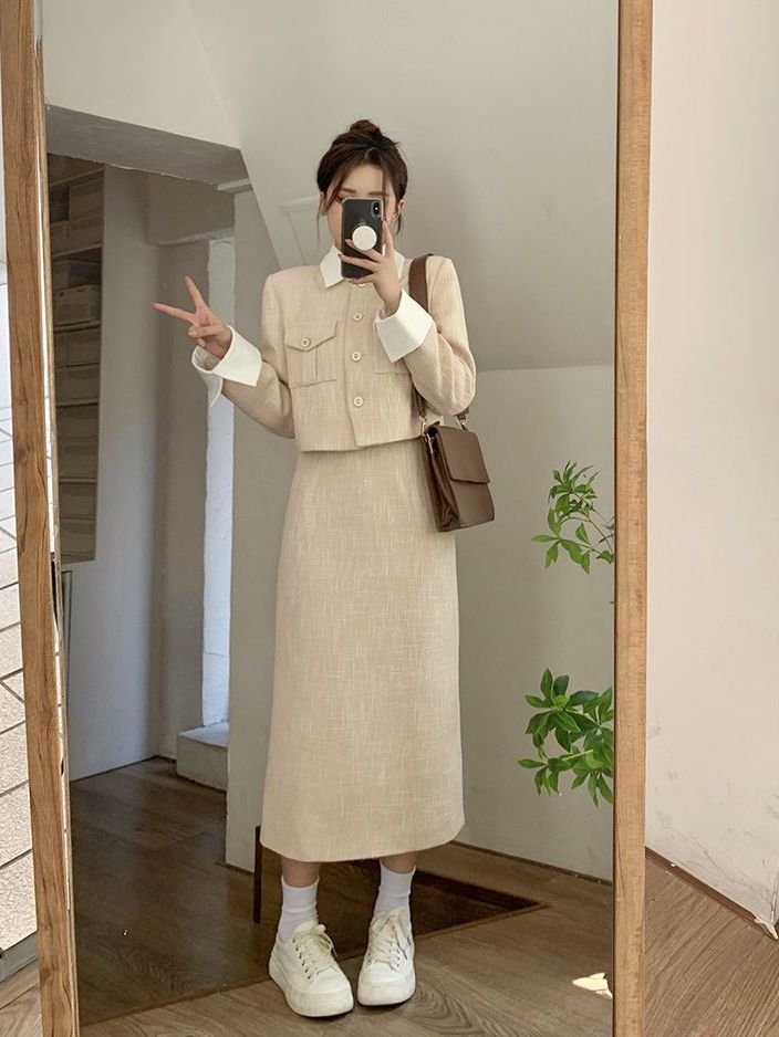 Large-size fat MM design sense of small fragrant wind short temperament coat to reduce age and look thinner long and short slit skirt suit [completed on December 25]