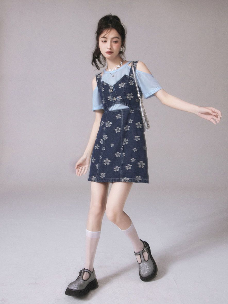 Light cooked style women's clothing Hong Kong flavor salt system wearing off-the-shoulder top blue suspender skirt two-piece suit dress female summer