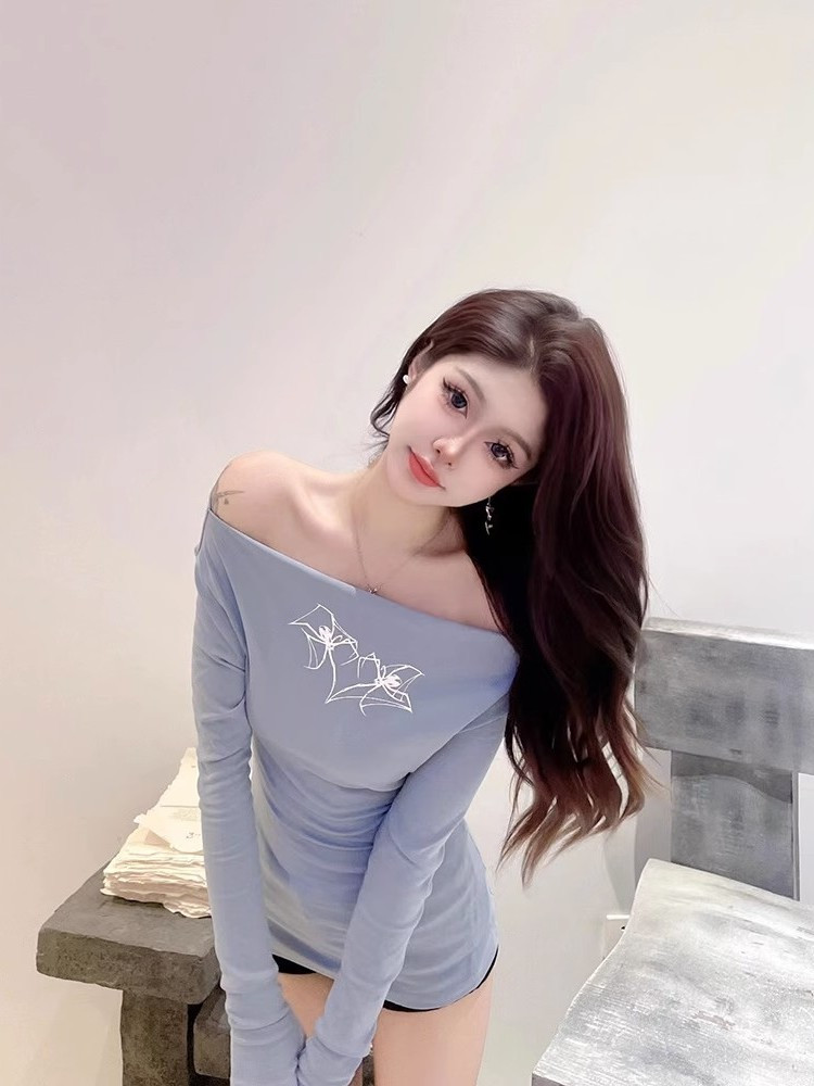 Design niche clavicle exposed T-shirt women's autumn new one-shoulder print pure desire slimming slim long-sleeved top
