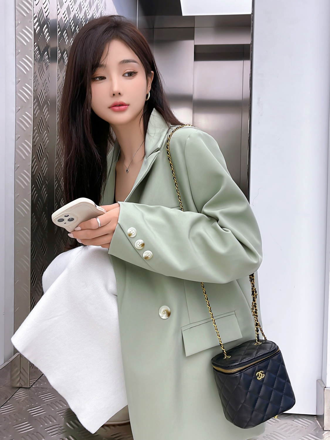 绿色西装外套女春秋新款韩系休闲百搭高级设计感气质炸街西服