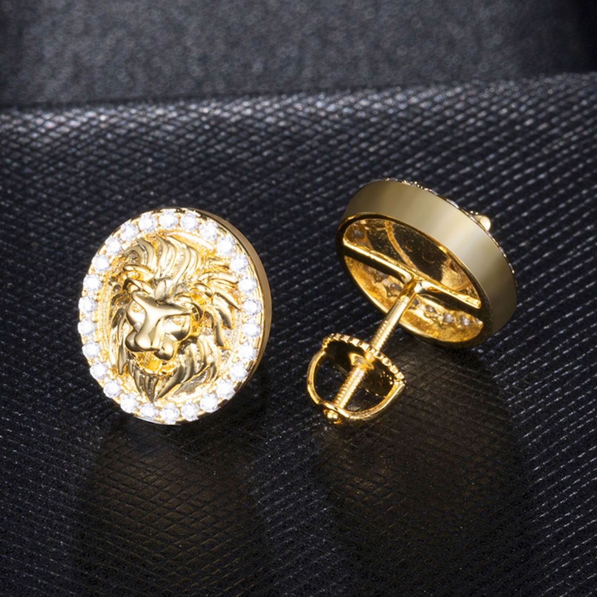 Orecchini a lobo testa di leone con zirconia e strass hip-hop_voghion.com