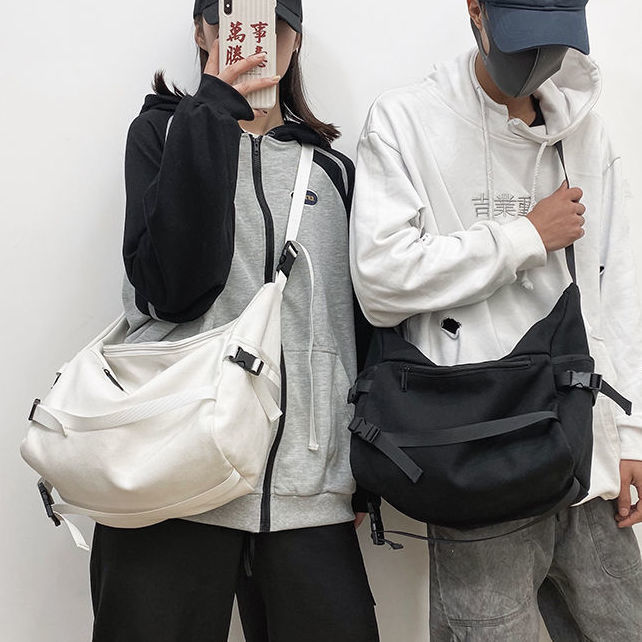 日系復古暗黑系工裝斜挎包女 韓國ins港風百搭郵差包大容量機能包