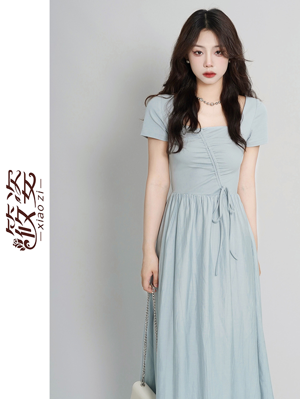 筱姿方領氣質短袖連衣裙女2023新款設計小眾高腰顯瘦褶皺a字長裙