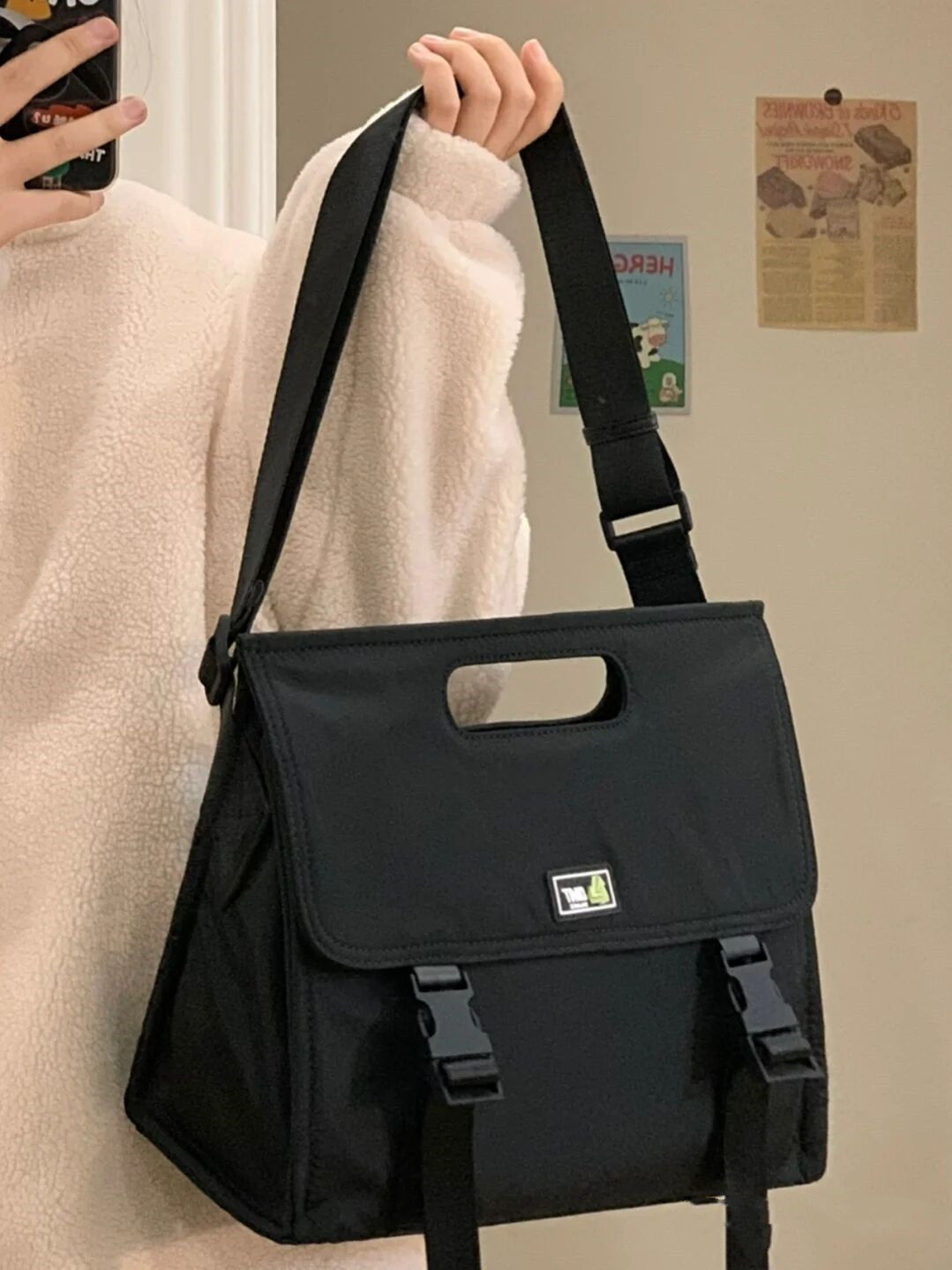 Bag 2022 New Fashionable, High Appearance, Versatile, Dirty Resistant Small Group Schoolbag Backpack, Handheld Crossbody Bag, Briefcase