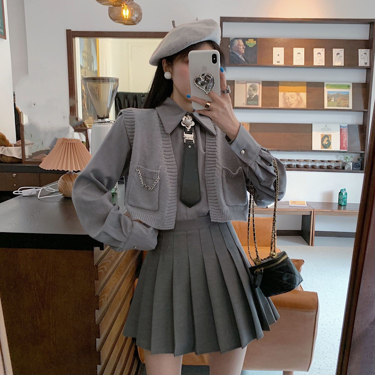 Salt series small suit 2022 new college wind tie shirt sweater vest pleated skirt two-piece suit female