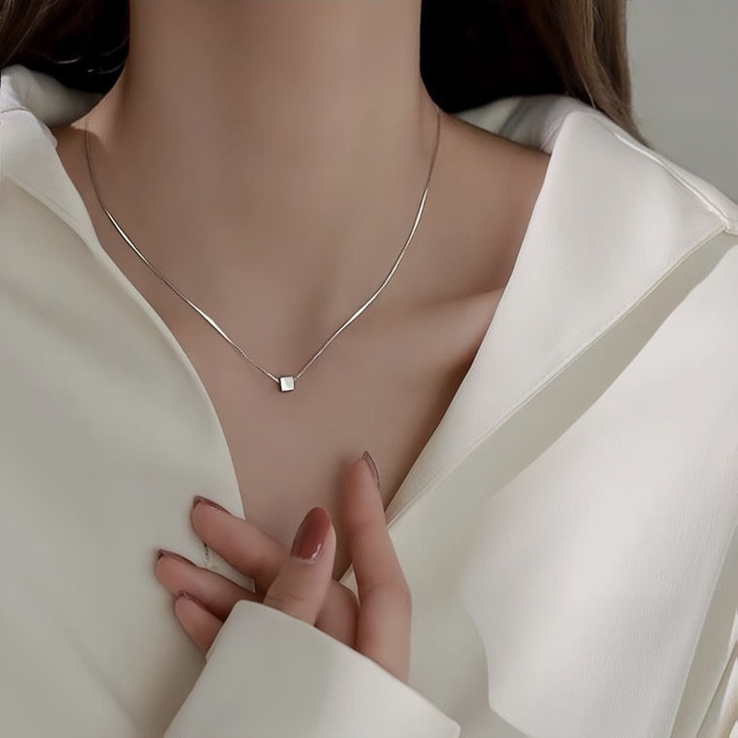 925 sterling silver necklace female Korean version simple personality geometric sugar cube pendant temperament niche design ins clavicle chain tide