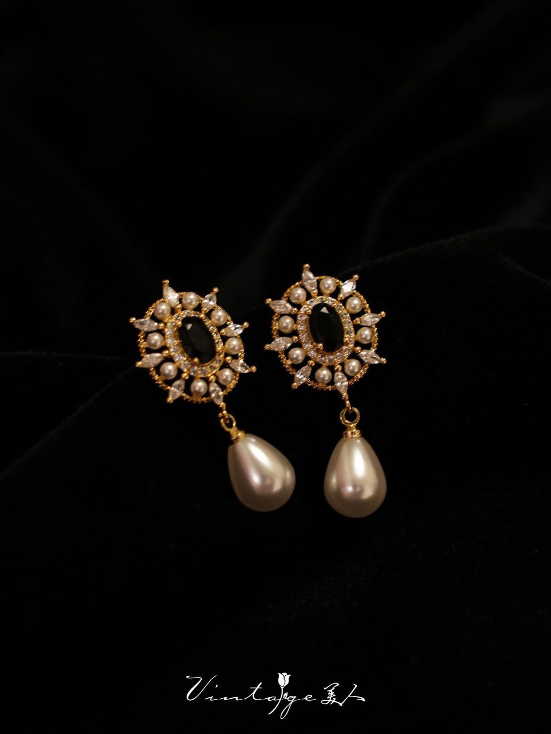 Gilt black truffle retro light luxury black water drop pearl earrings French high-end exquisite ear clips without piercings