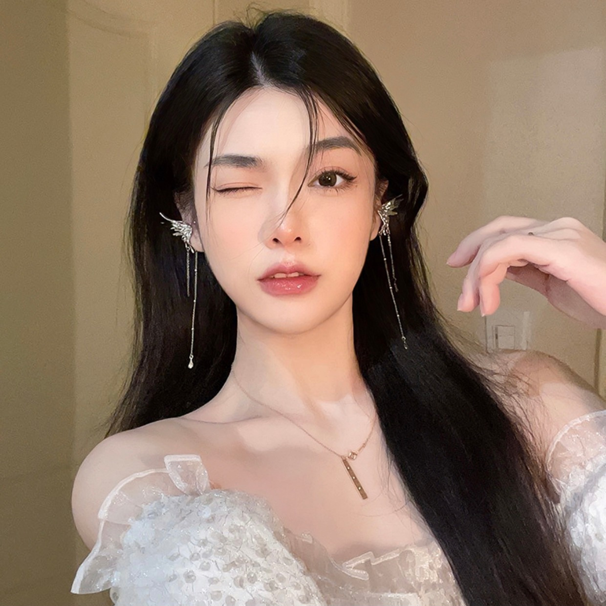 Elf ear butterfly tassel ear bone clip women's pierced ear clip summer earrings niche high-end earrings ear hanging trend