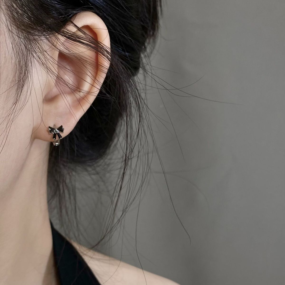 黑锆石蝴蝶结耳扣女小众设计高级感耳环2022年新款高级感轻奢耳饰