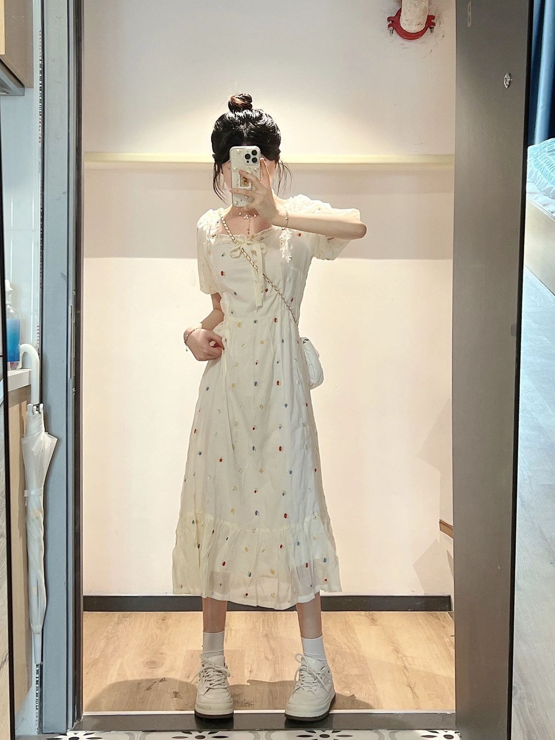 Summer new French high-end milk sweet floral dress gentle and beautiful waist slim puff sleeve dress for women