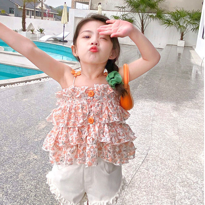 Korean version of girls' sleeveless doll shirt baby summer dress chiffon 2023 new foreign style summer children's tops with straps