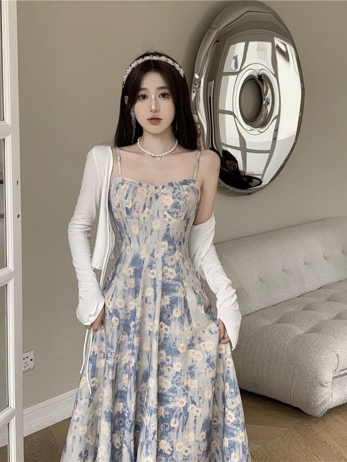 大碼法式藍色油畫吊帶連衣裙女高級感收腰碎花長裙子開衫兩件套裝