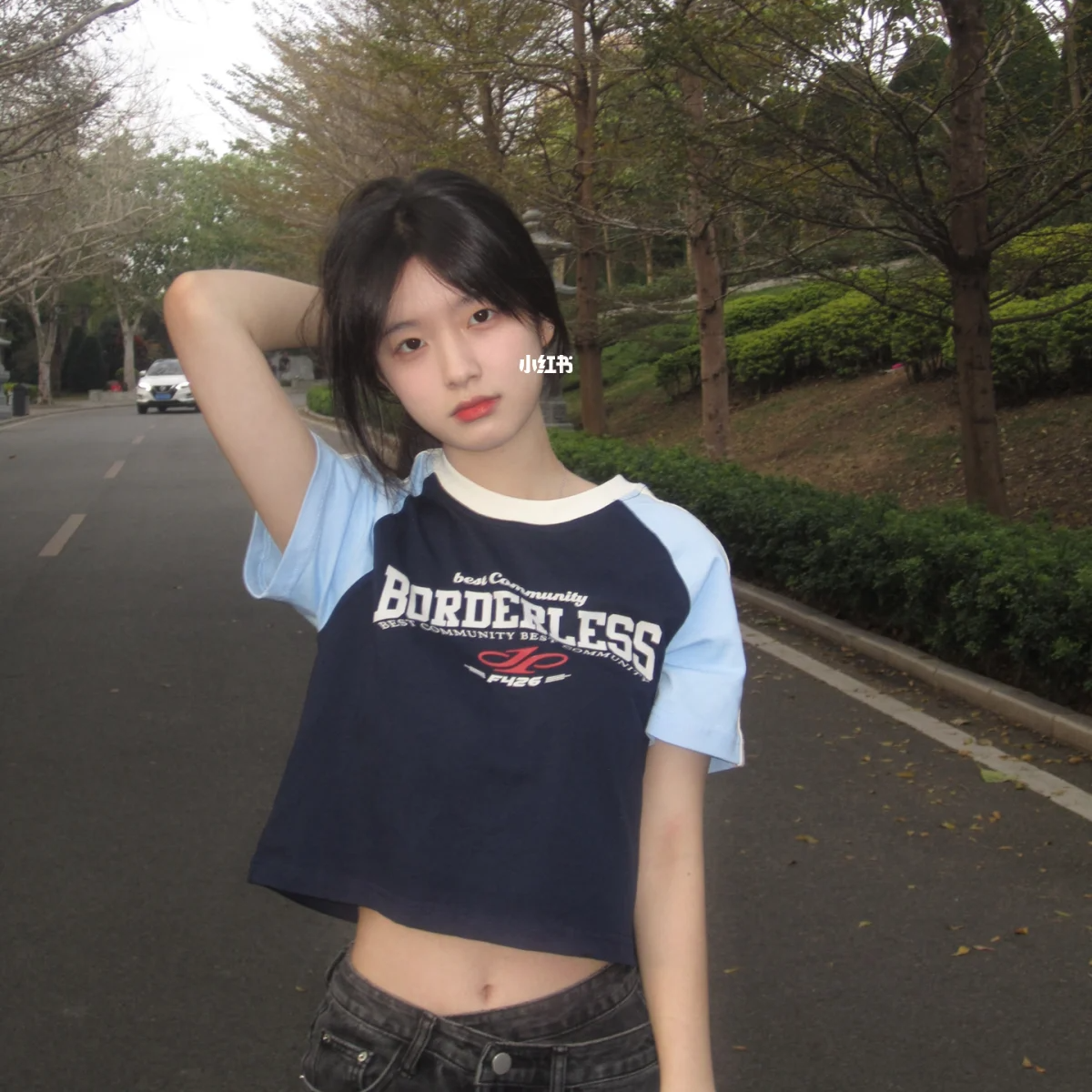 正肩辣妹上衣小香風t恤女學生設計感小眾ins拼色字母修身短袖女