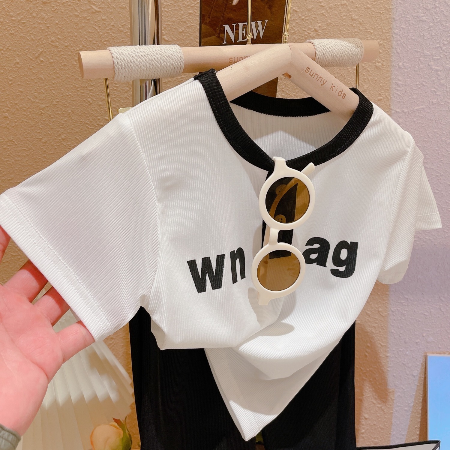Children's fashion suits, girls' summer clothes, boys' short-sleeved tops, T-shirts, ice silk wide-leg pants, baby foreign style two-piece suit