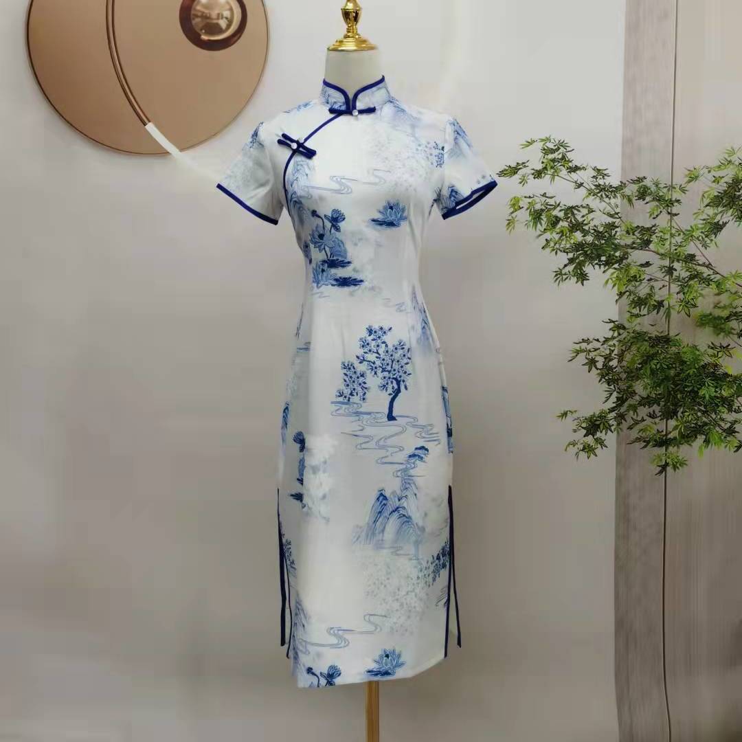 旗袍夏季2021年新款女中国风复古日常改良青花瓷连衣裙中长款优雅