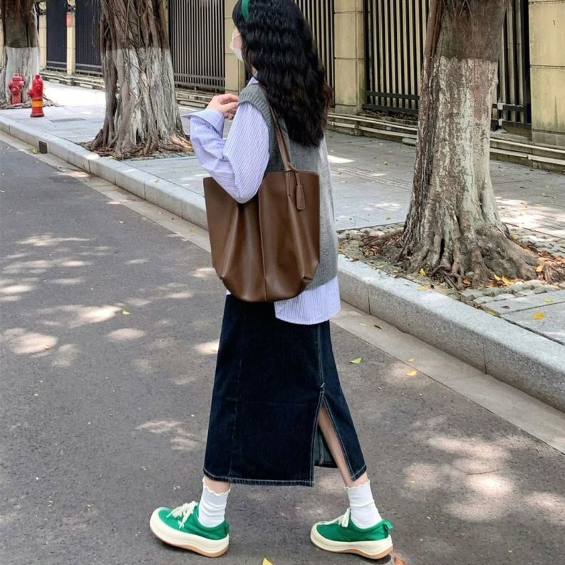 小眾牛仔半身裙女秋冬新款2022年高腰顯瘦中長款a字裙後開叉裙子