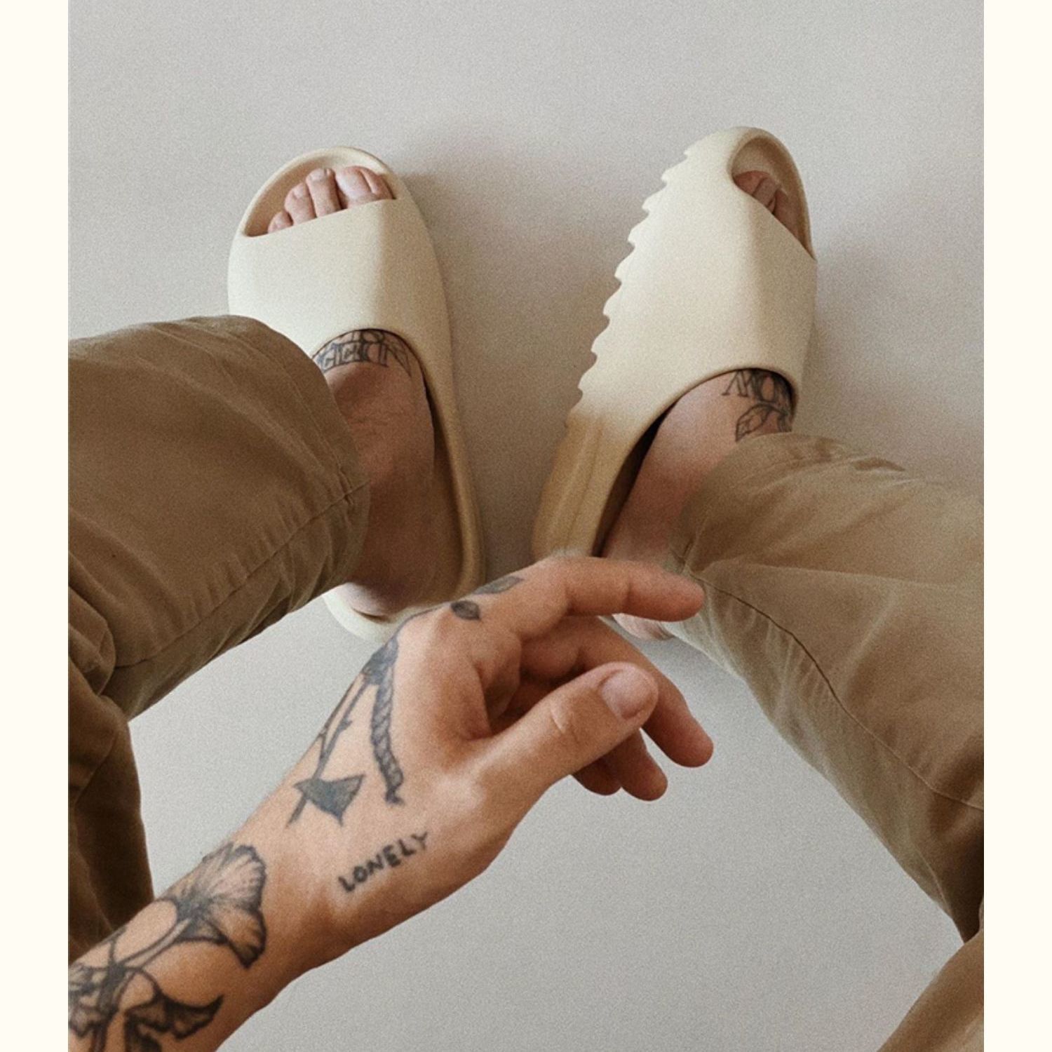 2023 New Couple Coconut Slippers Women's High-end Sense Kanye Same Style Thick-soled Beach Sandals for Men and Women