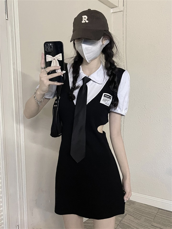 學院風polo領假兩件短袖連衣裙女夏季鏤空露腰辣妹修身包臀短裙