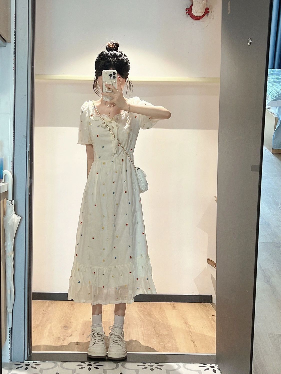 Summer new French high-end milk sweet floral dress gentle and beautiful waist slim puff sleeve dress for women