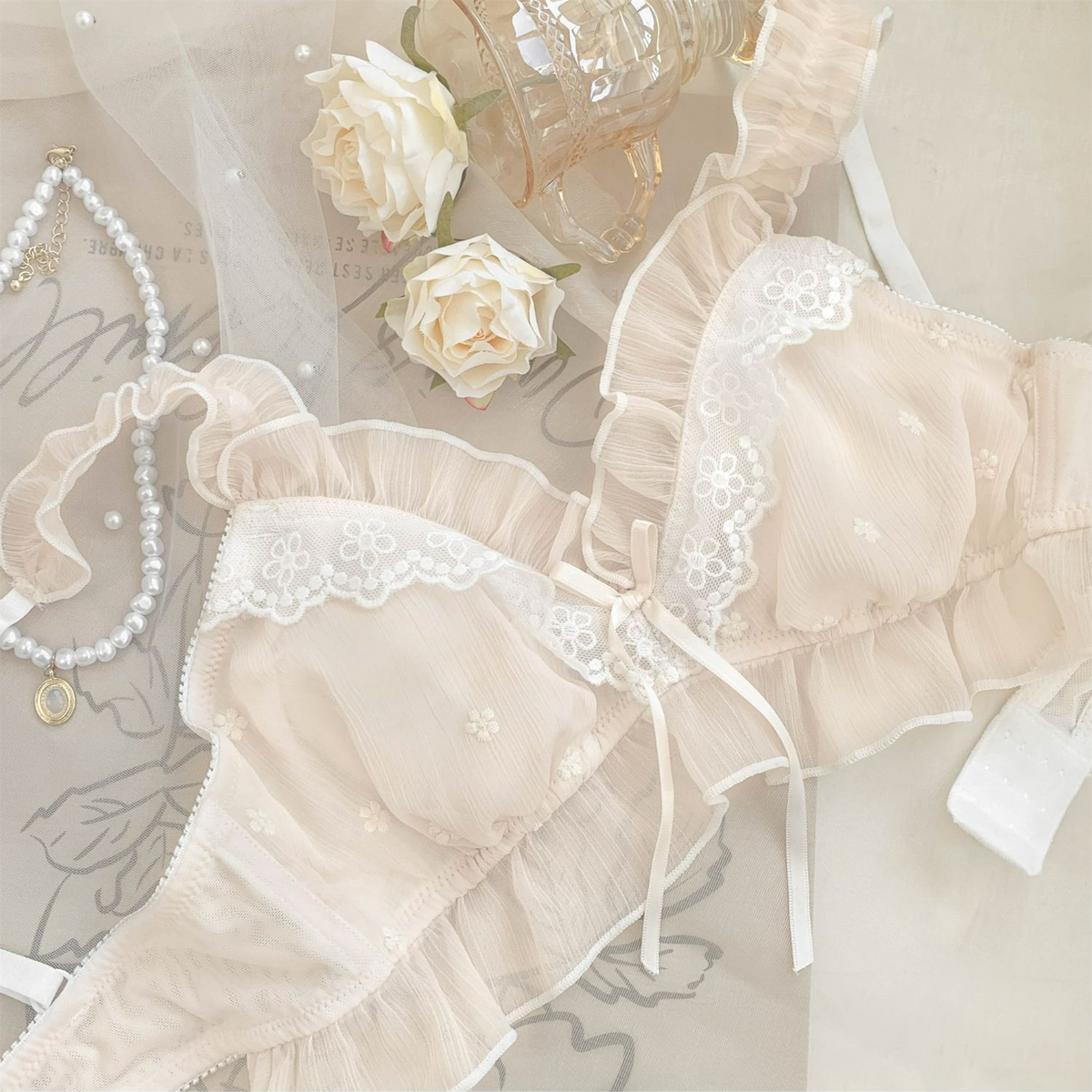 Romantic pure white ~ new Japanese student girl underwear sweet lace pure desire thin section bra without steel ring bra