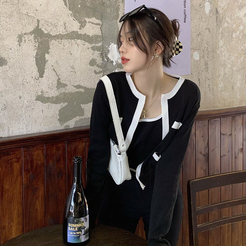 Hong Kong style suit female retro chic short cardigan jacket early autumn small vest top temperament fashion two-piece set