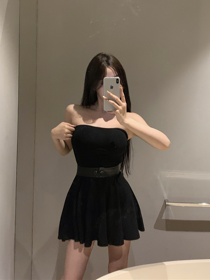 法式氣質高級感緊身小黑裙夏季新款純欲風甜辣妹顯瘦抹胸連衣裙