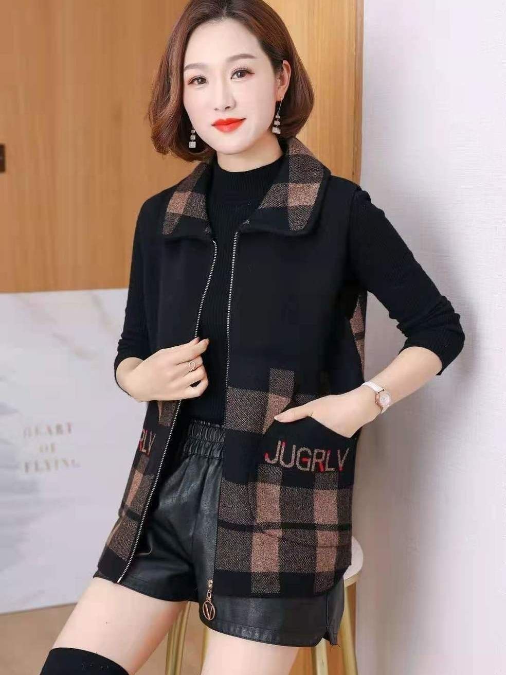 Fashion mother spring and autumn plaid vest  new style for middle-aged and elderly people