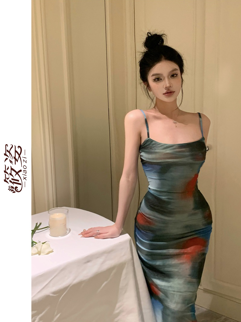 筱姿純欲風吊帶連衣裙女長裙扎染高級感度假風辣妹收腰包臀裙子
