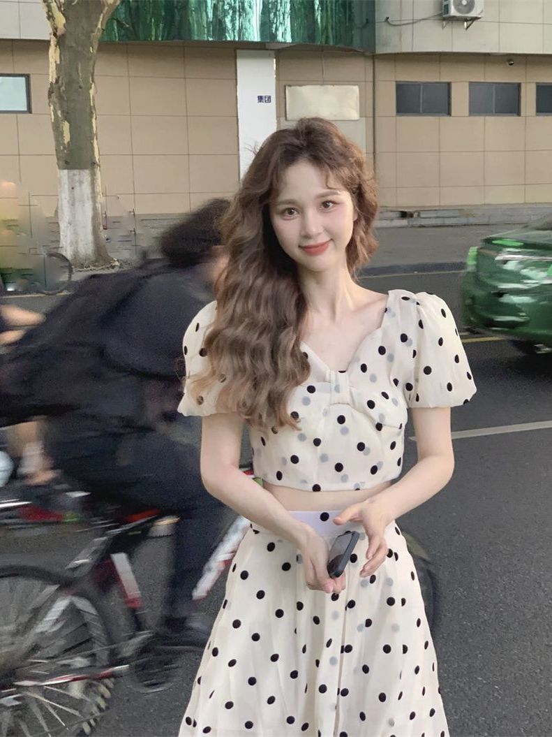 法式波點時尚套裝女夏季2023新款泡泡袖上衣半身裙甜美減齡兩件套