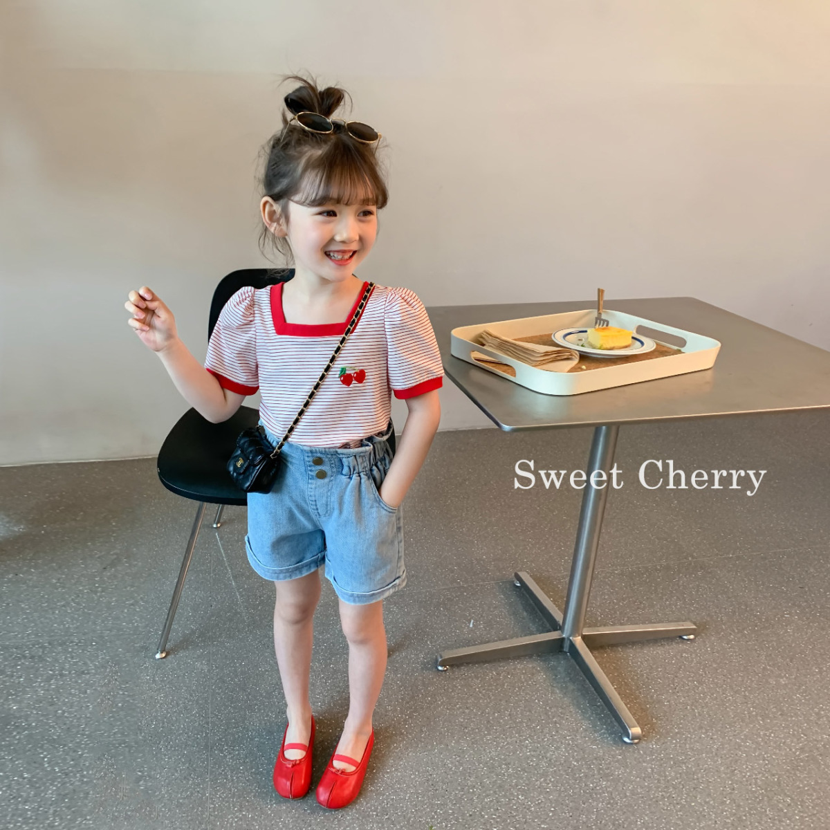 Girls striped t-shirt 2022 summer new children's clothing foreign style cherry embroidery children's pure cotton square collar short-sleeved top