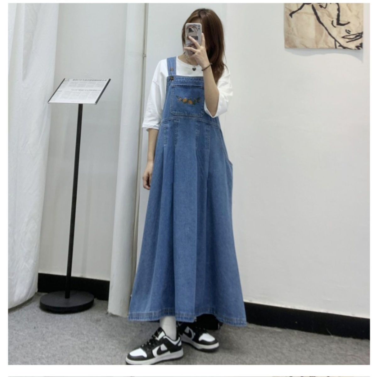 Embroidered denim suspender skirt women's  summer new Korean version loose design sense niche big swing dress dress