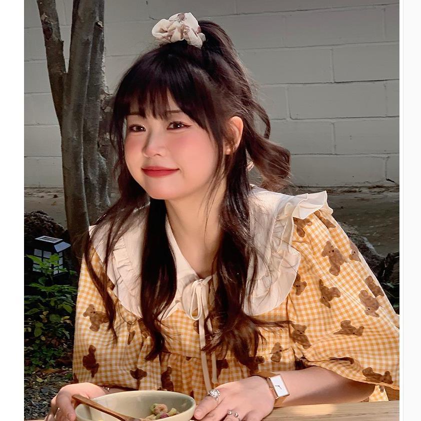 大碼女裝胖mm小熊格子大碼連衣裙娃娃領木耳邊泡泡短袖甜美微胖
