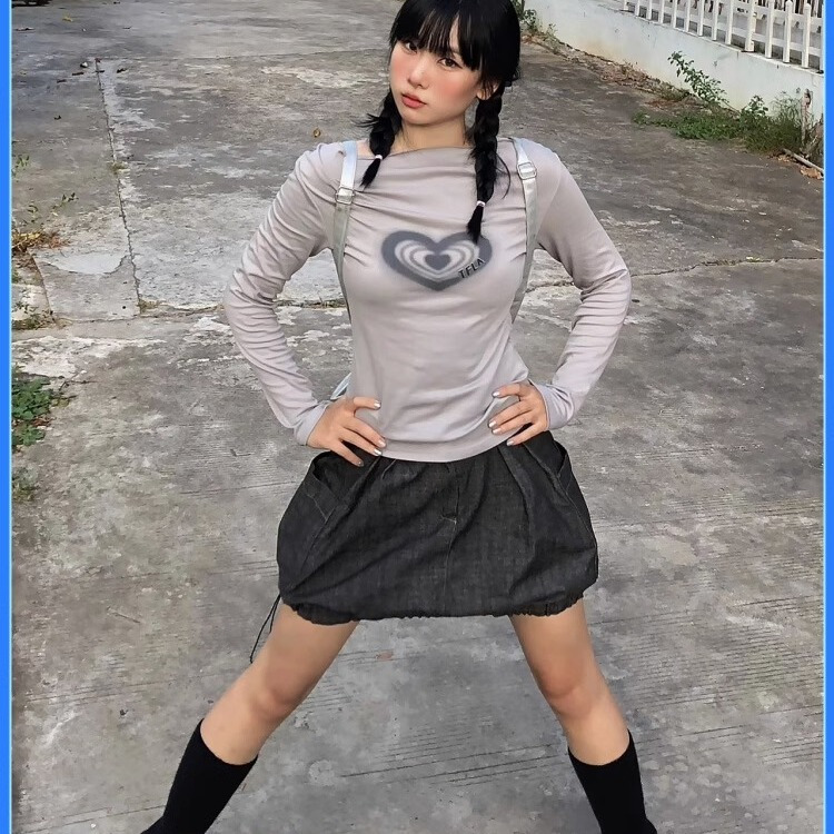 美式復古t恤女秋新款愛心印花灰色長袖打底衫修身顯瘦大領口上衣