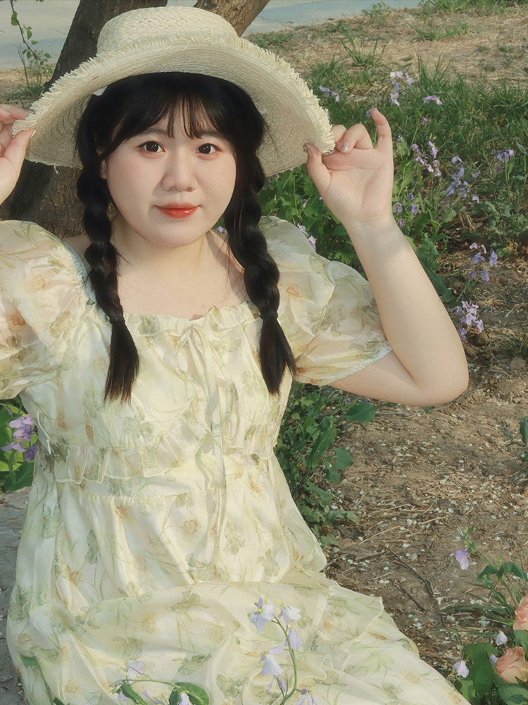 大碼女裝胖mm2023夏季新法式方領碎花裙小眾高級感遮肉顯瘦連衣裙