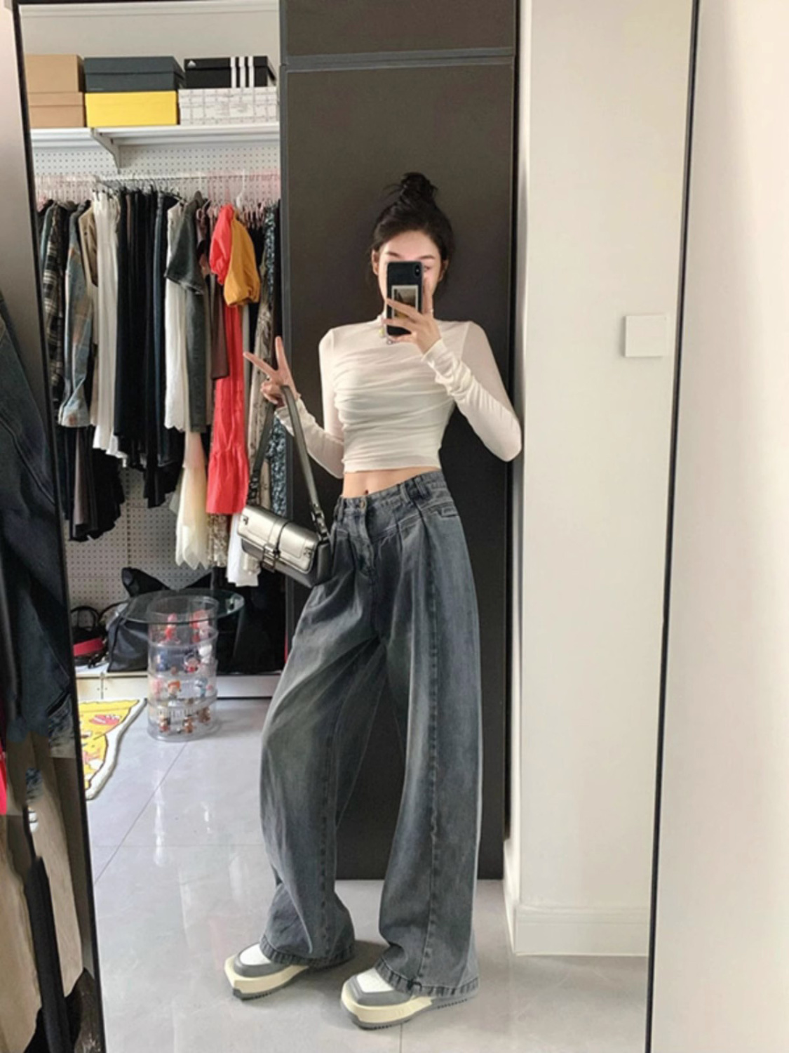 White half turtleneck bottoming shirt for women in autumn and winter new versatile slim high waisted short navel-baring pleated design top