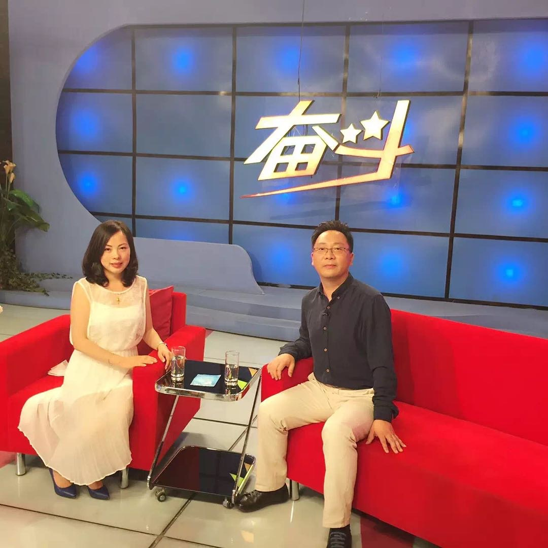 靓靓姐 介绍图