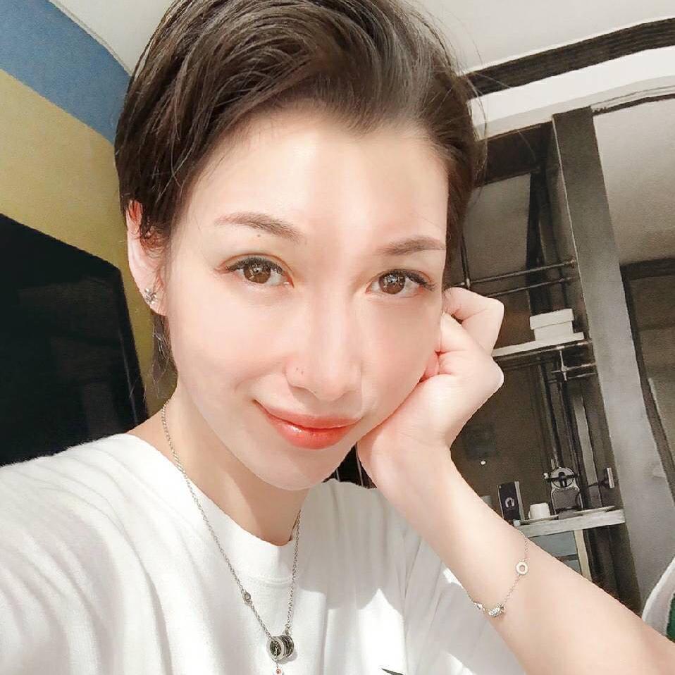 女孩私享好物 头像