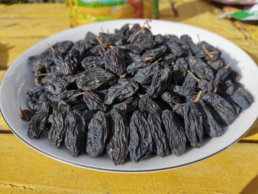 新疆特产干果零食：健康美味的舌尖之旅